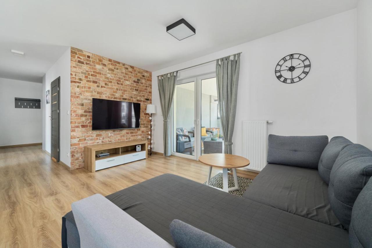 Spacious With Balcony Near The Slavic Hill By Renters Prestige * Wroclaw